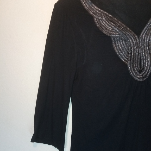 COLOR FX | BLACK EMBELLISHED V-NECK BLOUSE | SIZE MEDIUM - Picture 3 of 5